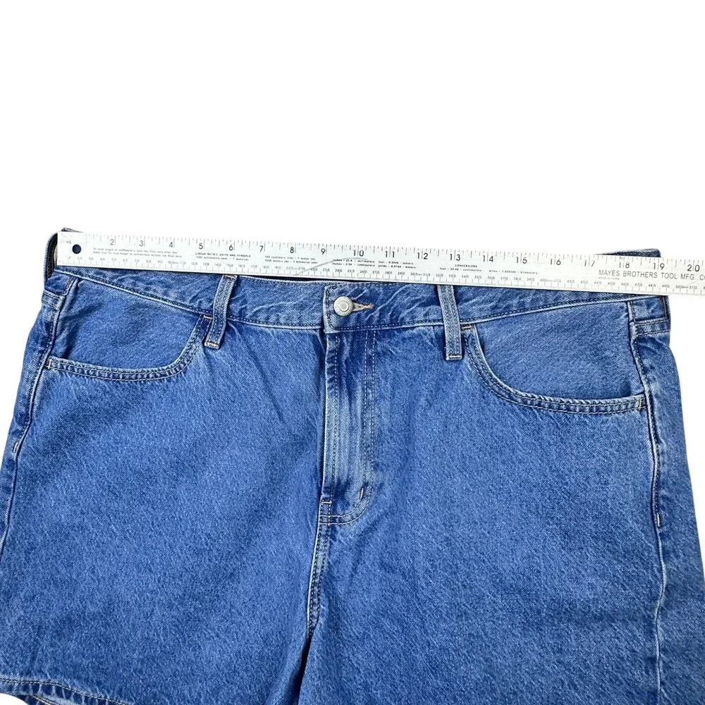 Old Navy Womens Wow Baggy Short High Rise Medium Wash Blue Denim Size 16